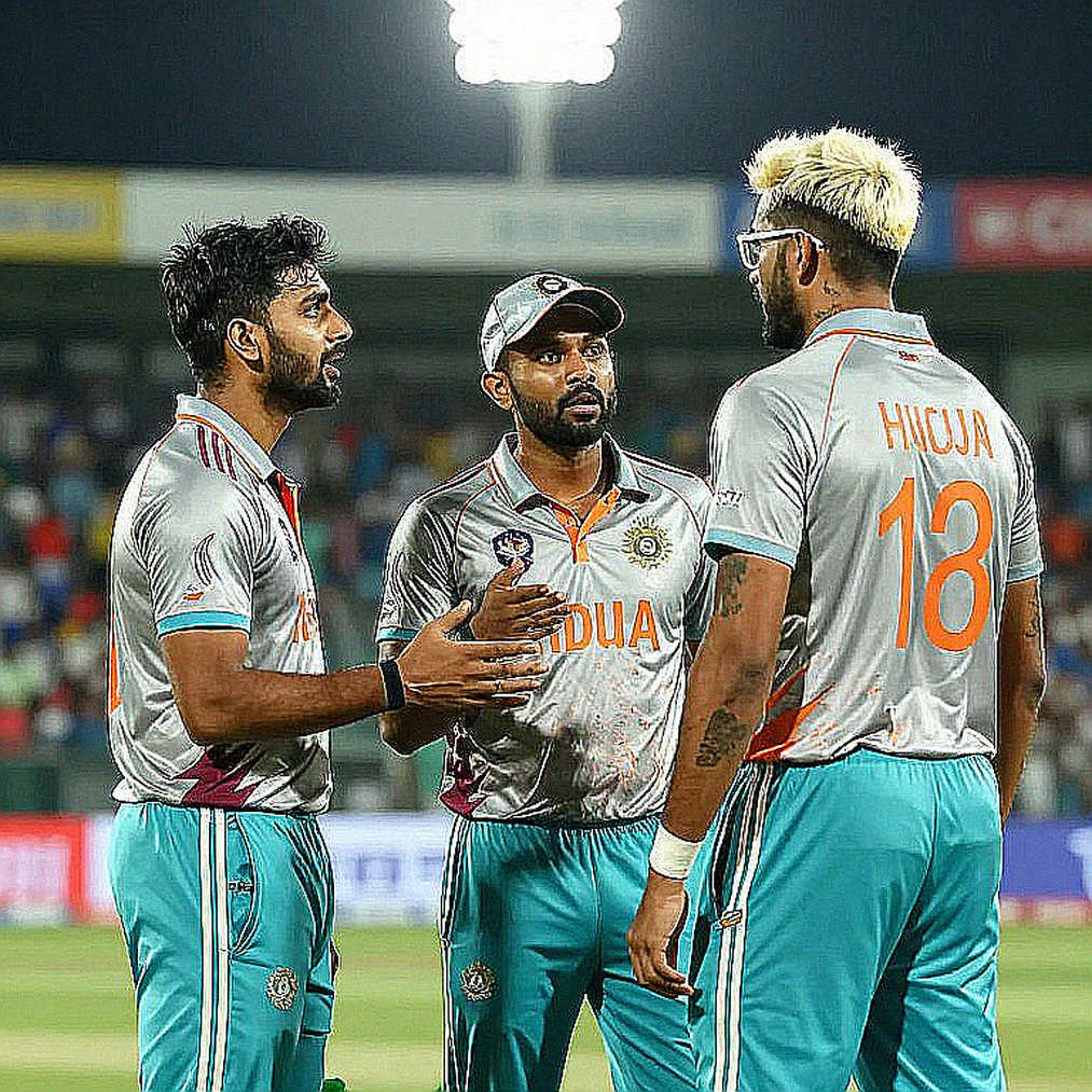নিলামে কোটির হিসাব, ড্রেসিংরুমে বরফের প্যাক: এশিয়ার ক্রিকেট বাজারের আসল খবর